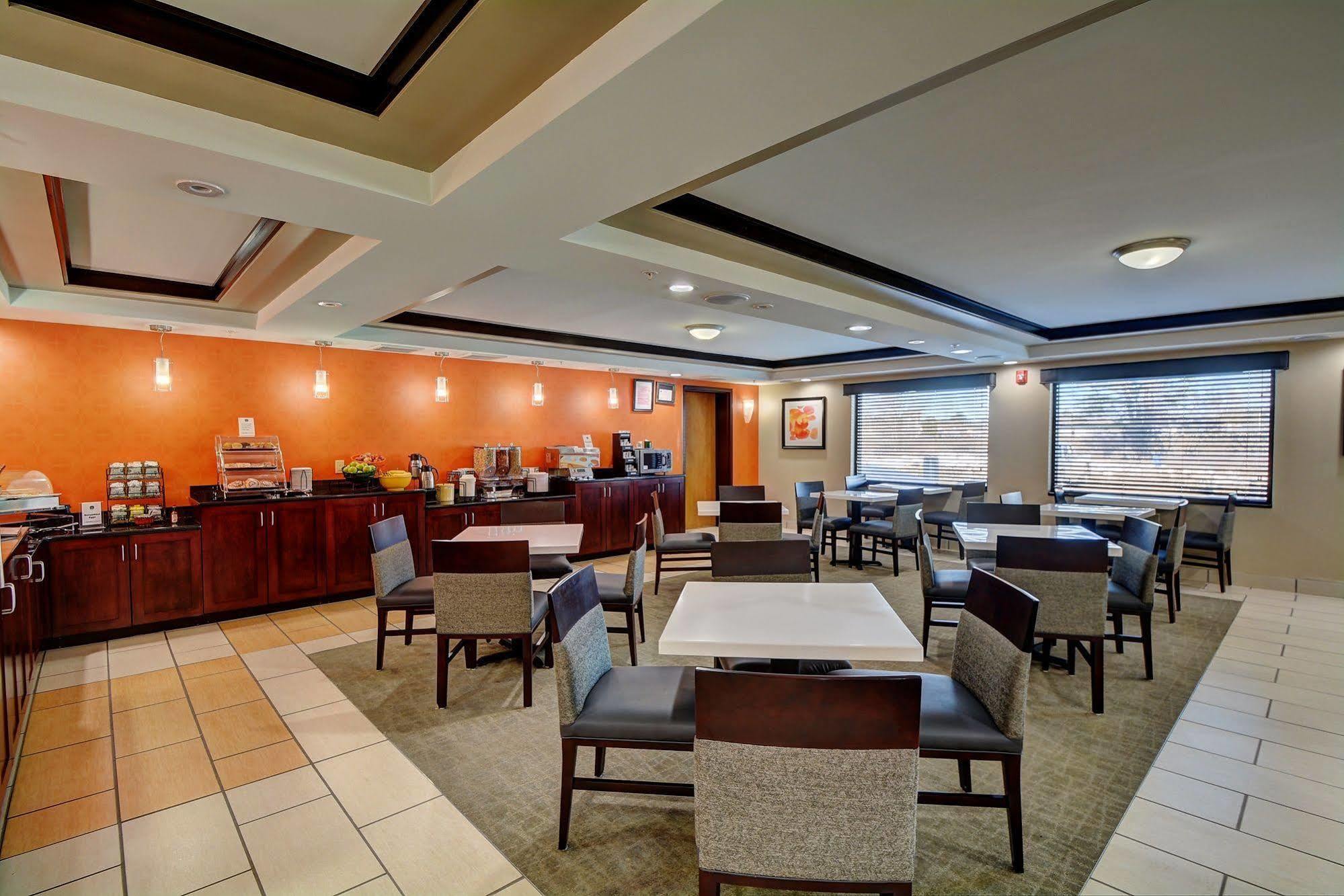 Best Western Plus Keene Hotel Exterior foto